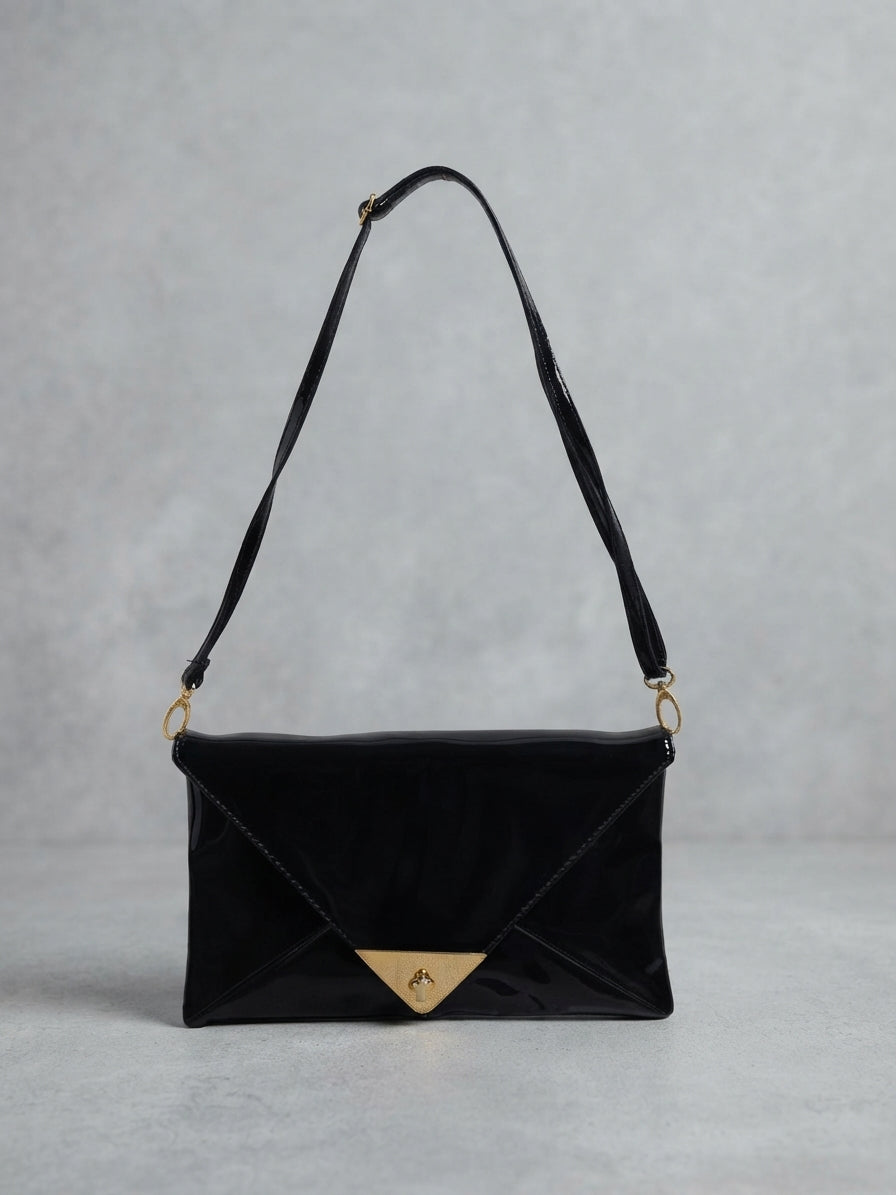 Pochette a Busta Elegante in Ecopelle Verniciata con Dettaglio Geometrico Dorato